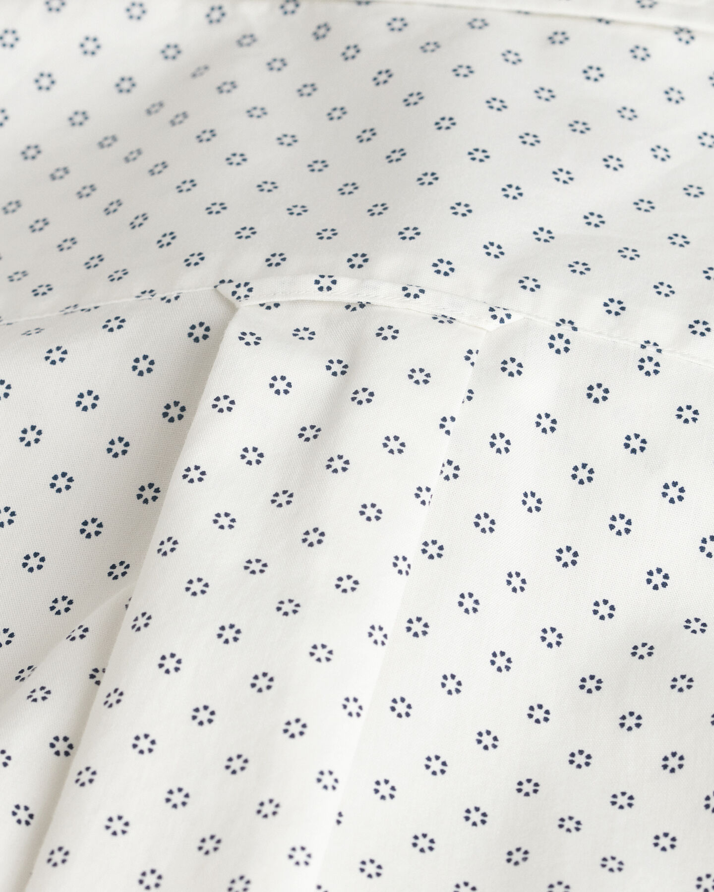 Regular fit skjorte med mikro-tryk