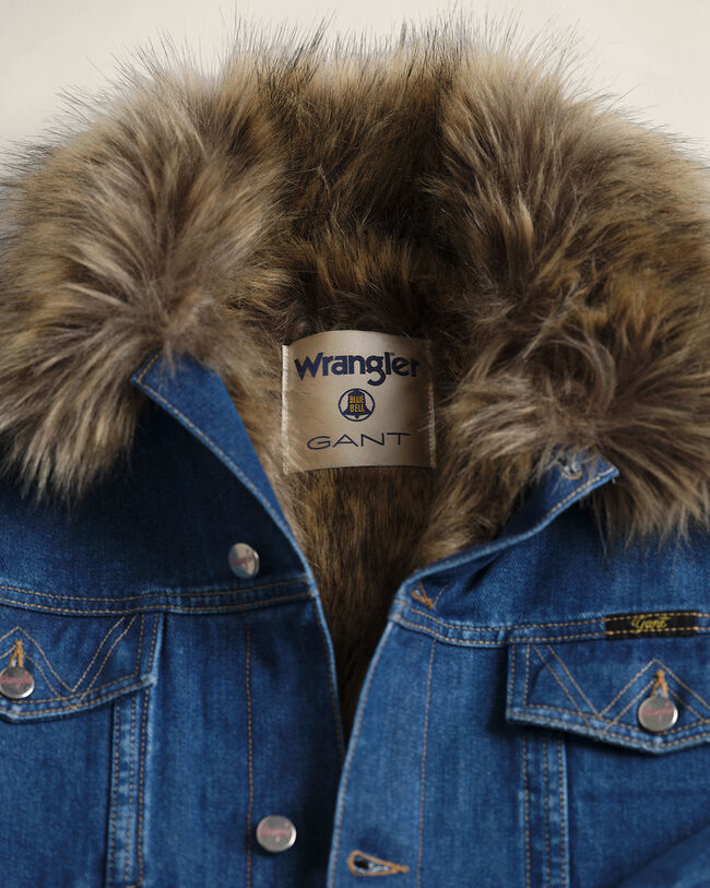 Wrangler x GANT vest af denim og kunstpels