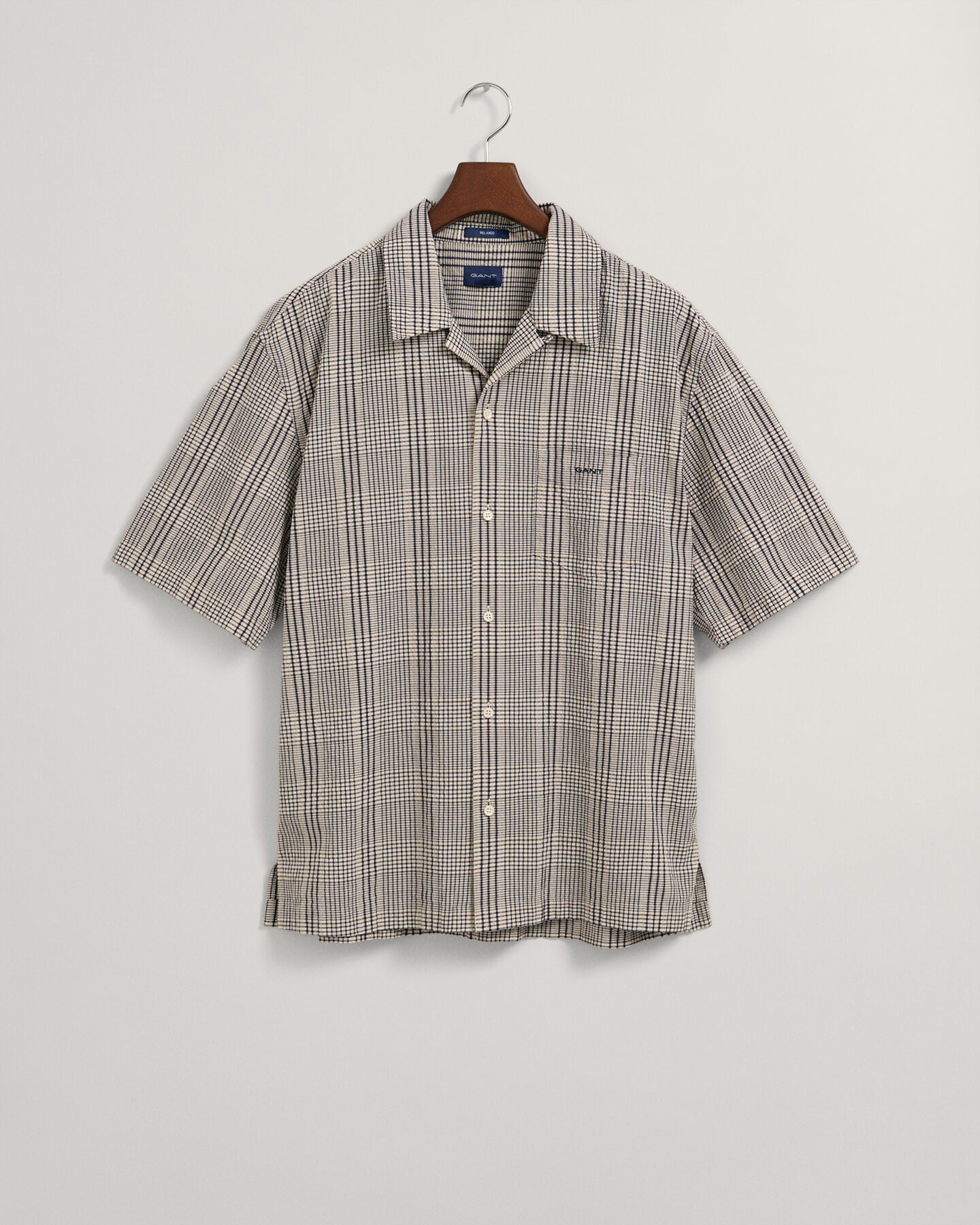 Relaxed fit ternet Seersucker skjorte med korte &aelig;rmer