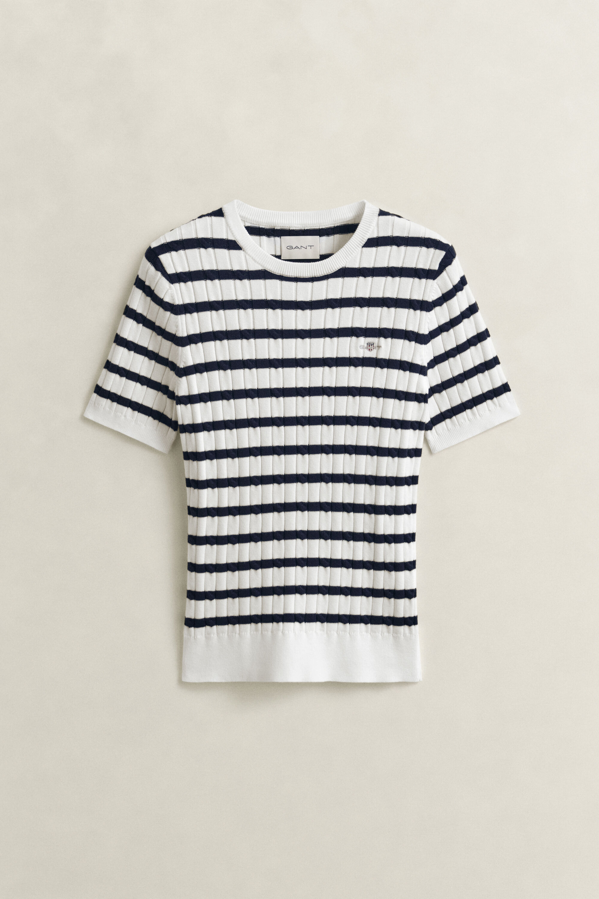 Kabelstrikket sweater med striber og korte ærmer