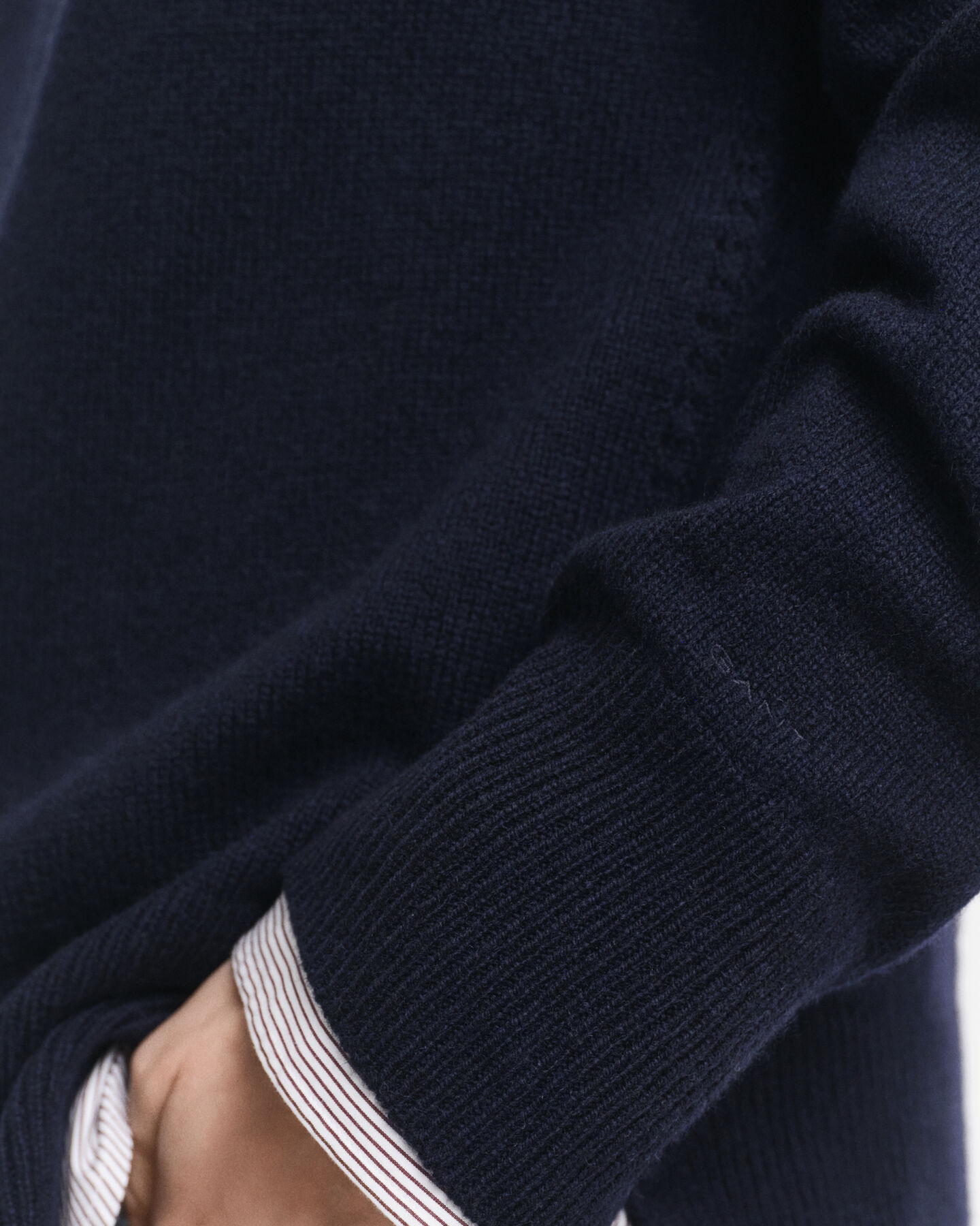 Sweater med crewneck i en blød uld- og kashmirblanding