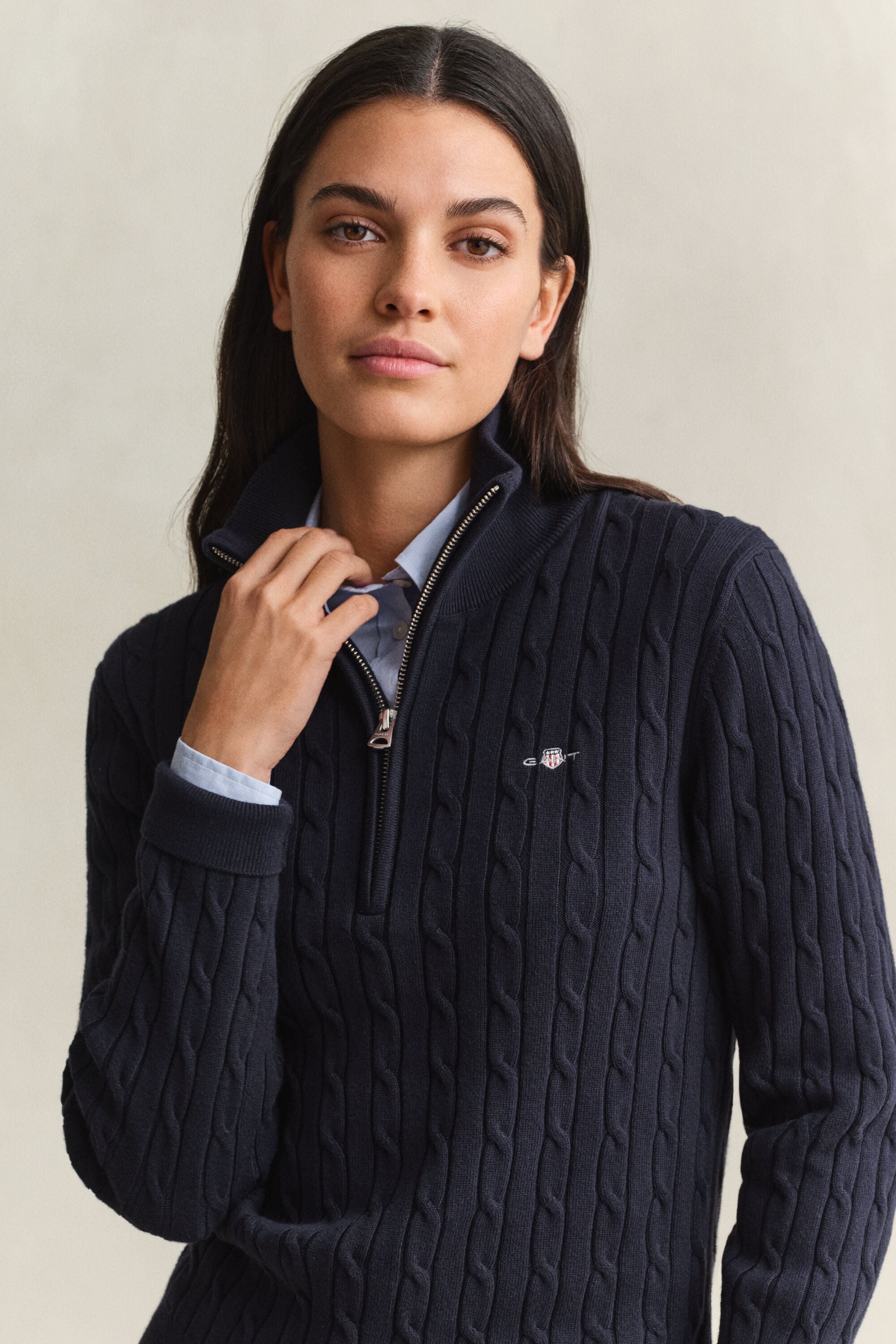 Kabelstrikket sweater med stræk og halv lynlås