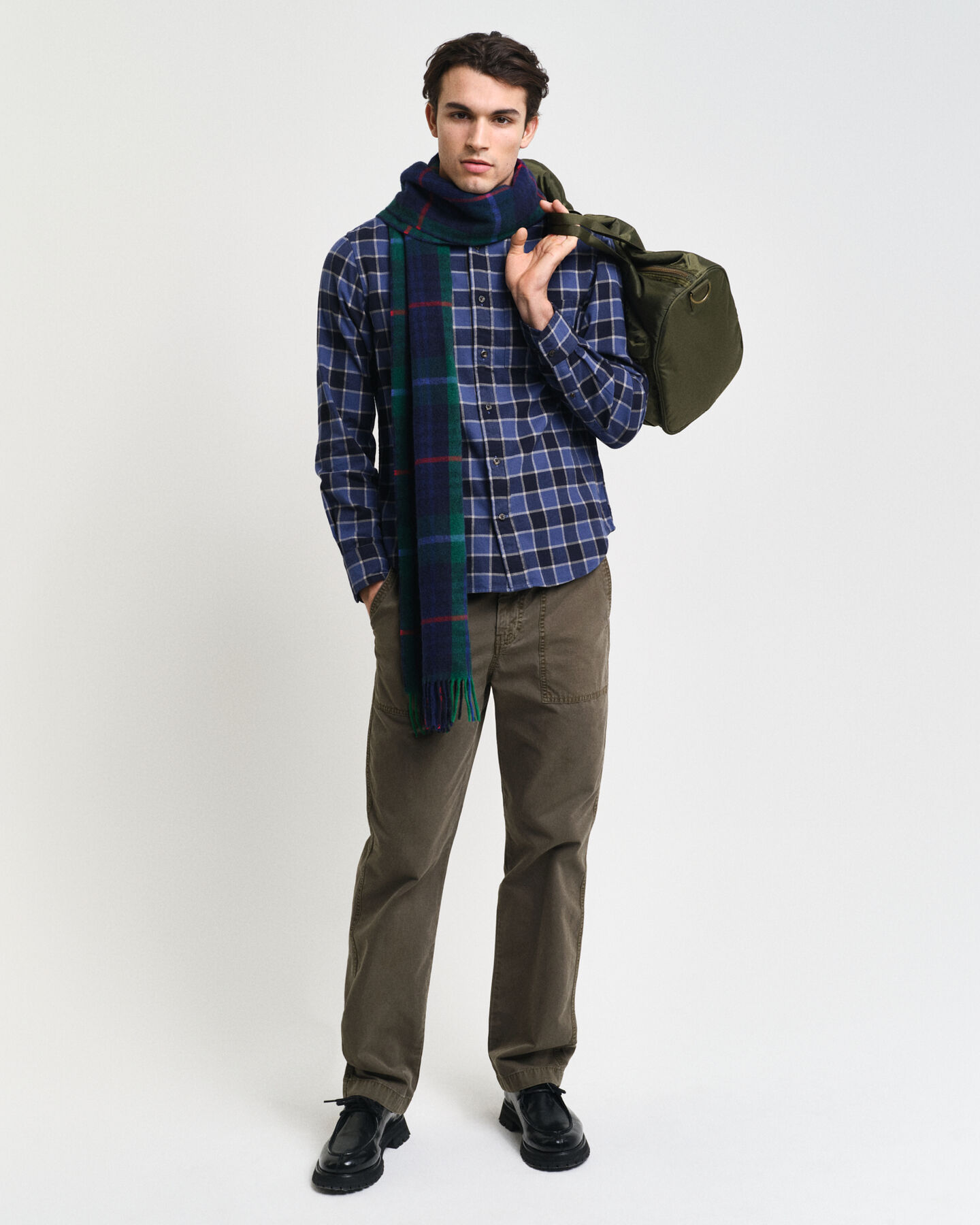 Regular fit ternet sildebensmønstret skjorte