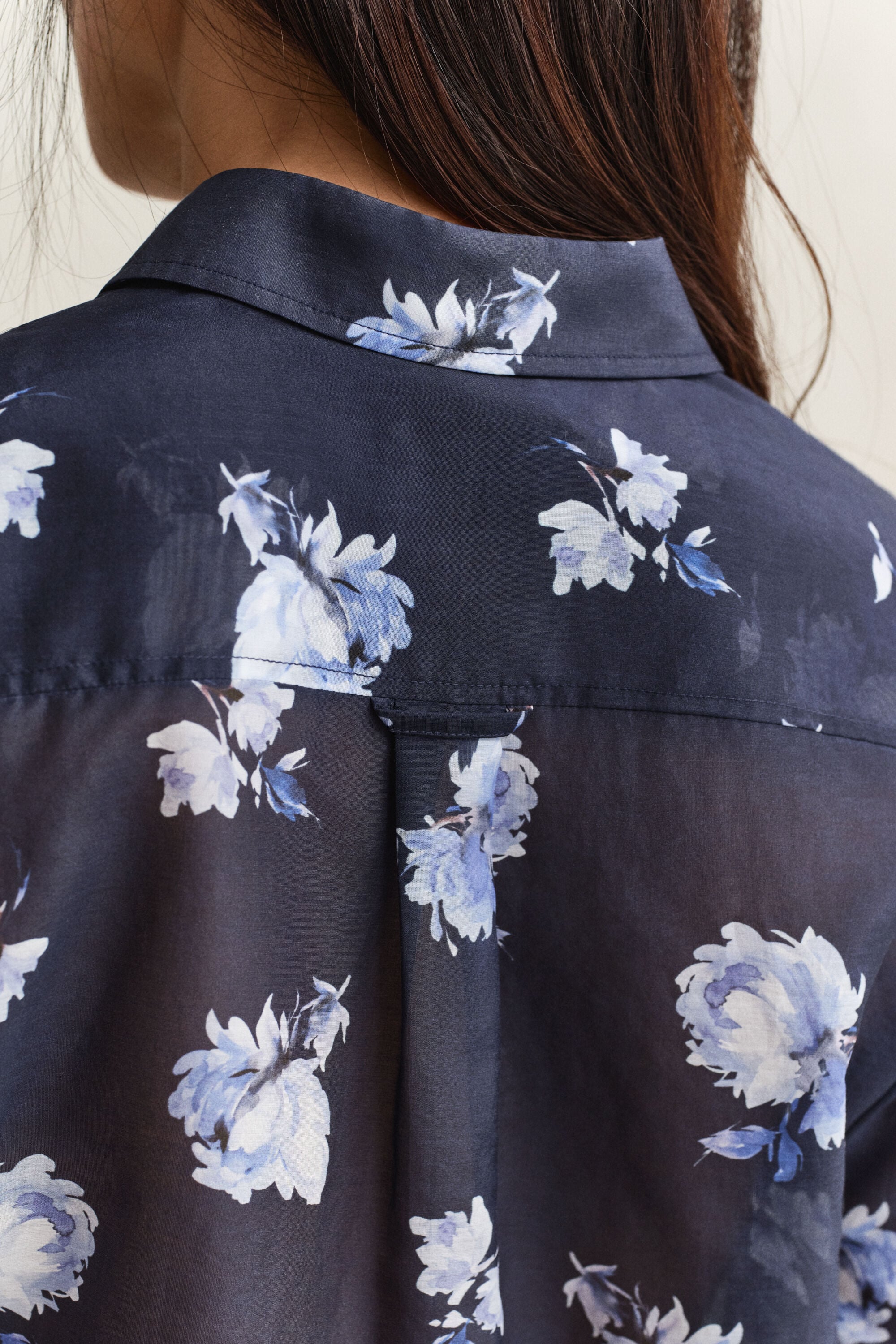 Skjorte i bomuldssilke med blomsterprint