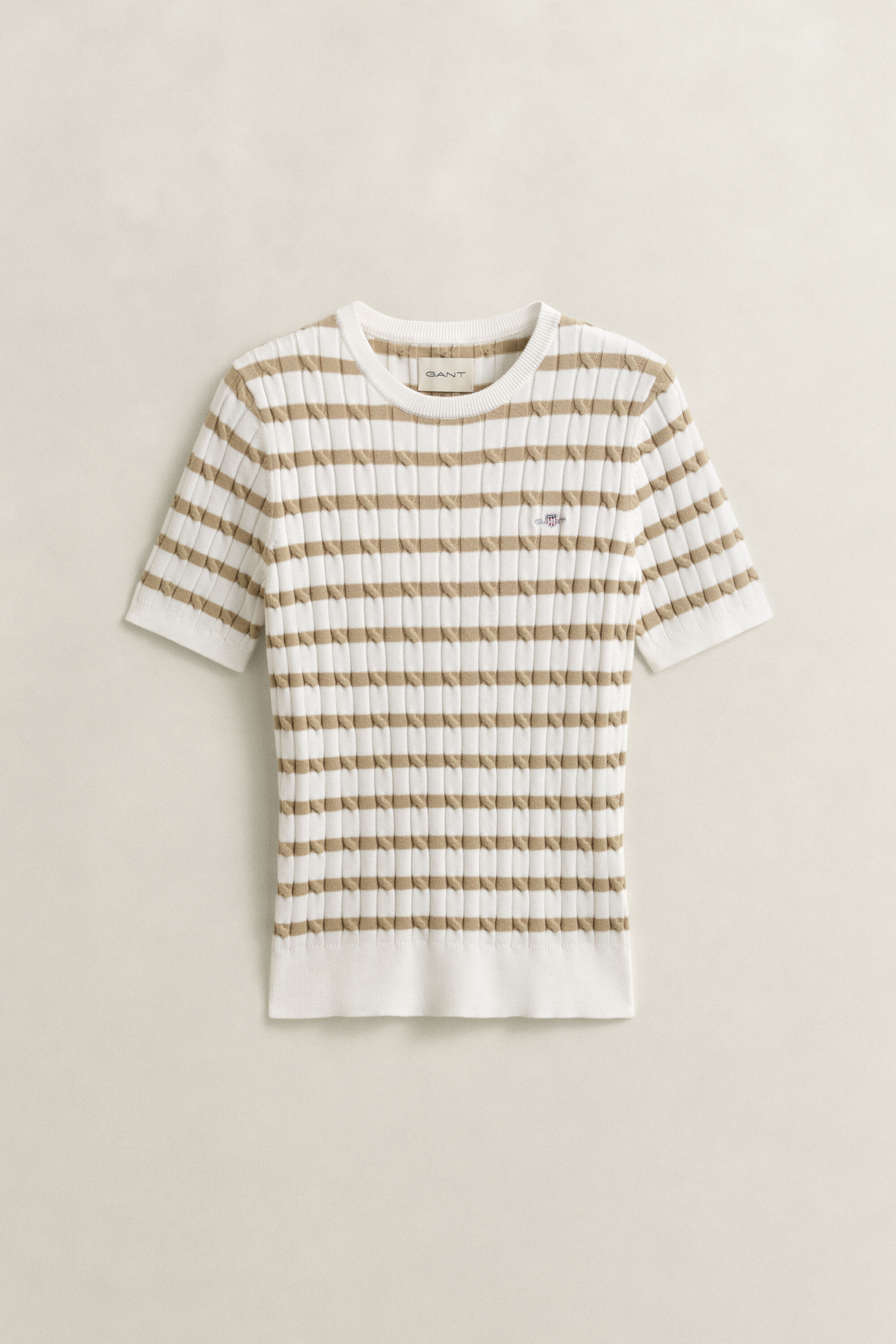 Kabelstrikket sweater med striber og korte ærmer
