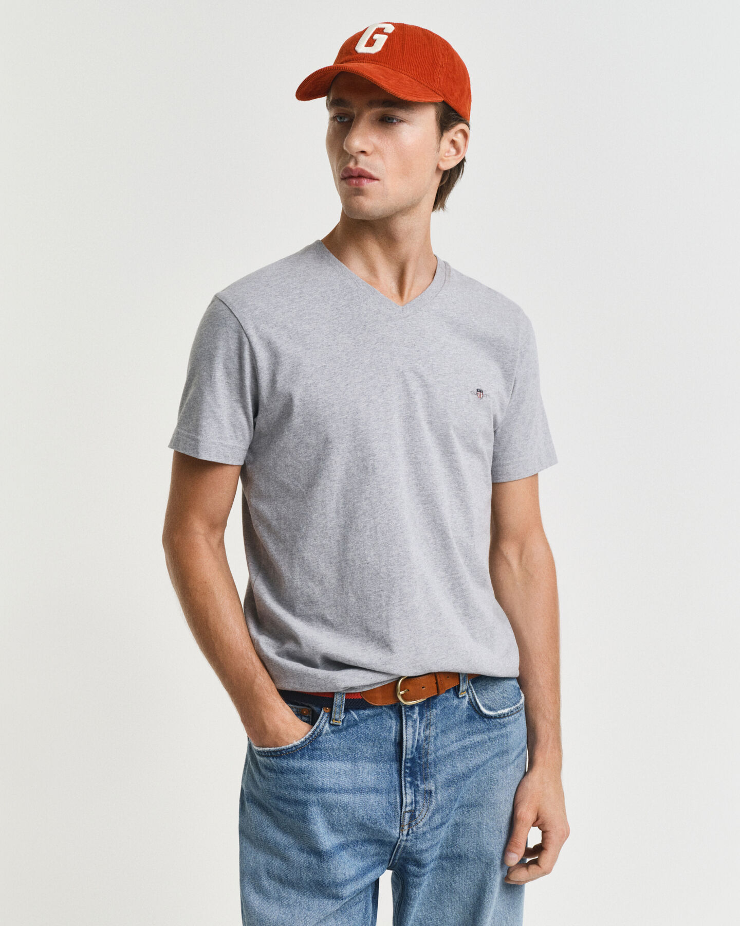 Slim fit Shield T-shirt med V-hals