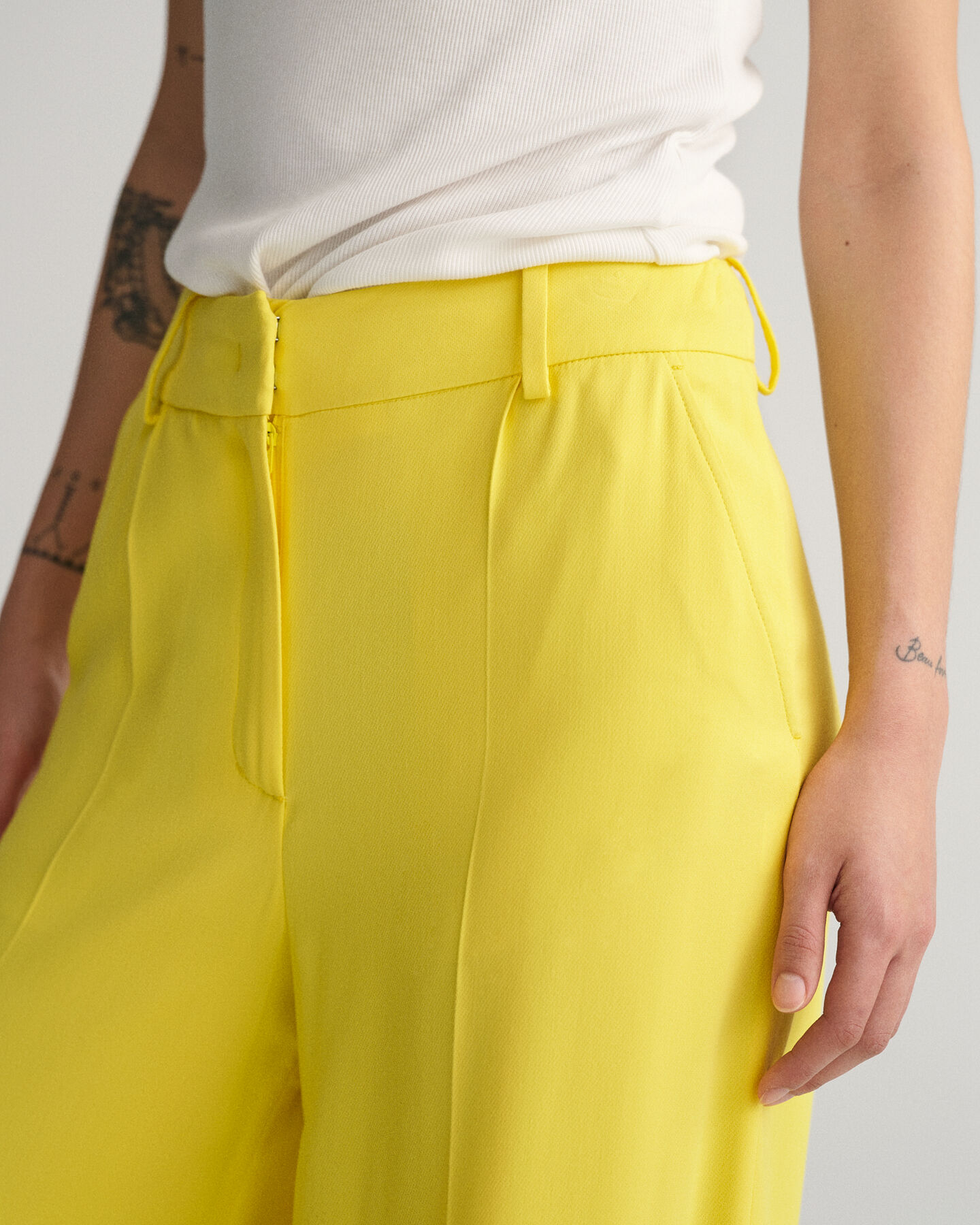 Fluid bukser med brede ben