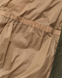 Tung dunjakke i mellemlængde