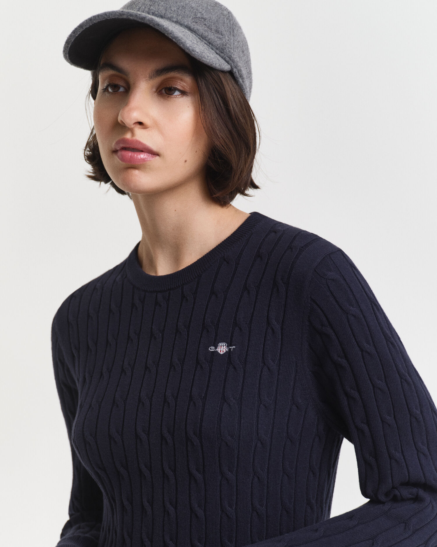 Crewneck kjole af strækbomuld med kabelstrik