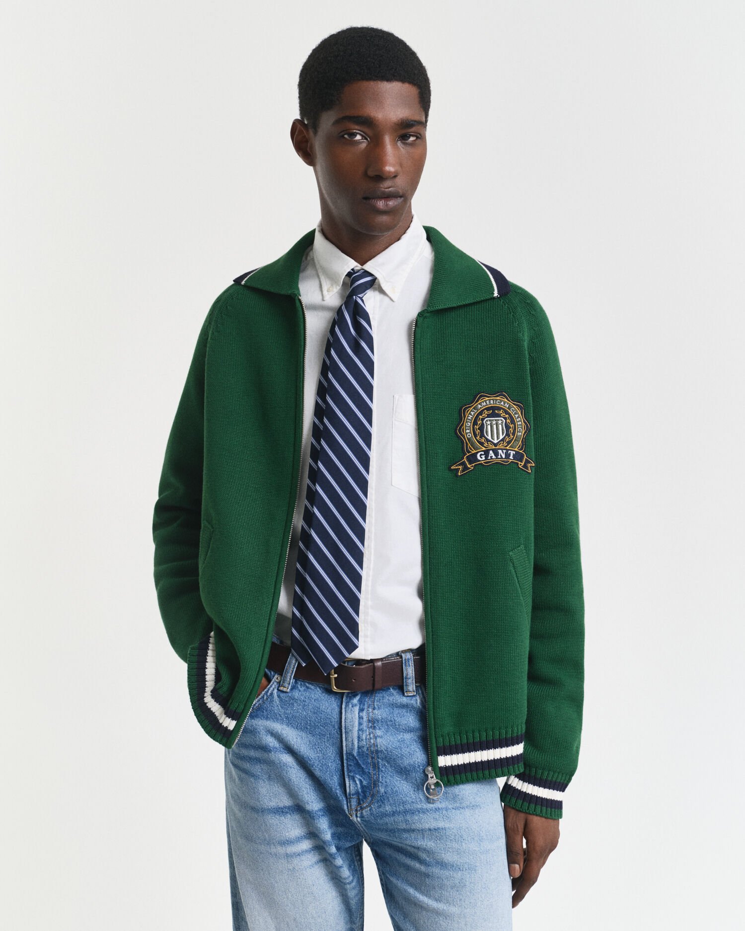 Cardigan med GANT 1949-grafik og lynlås