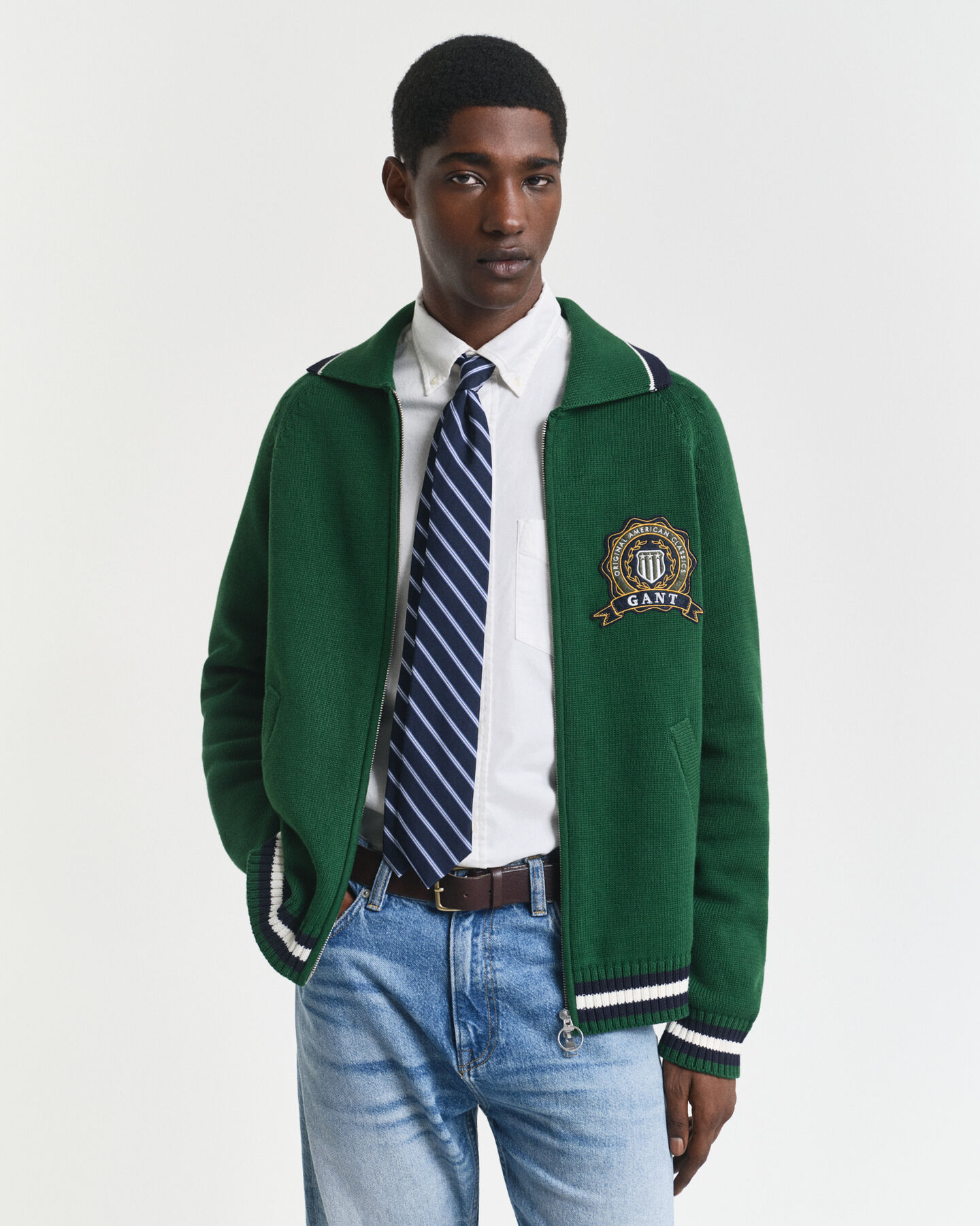Cardigan med GANT 1949-grafik og lynlås