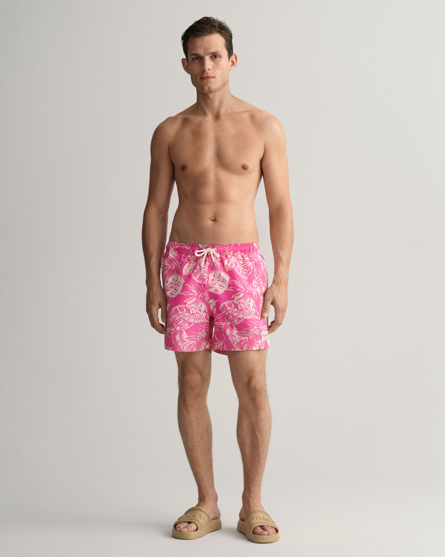 Classic fit badeshorts med Tropical Leaves-tryk