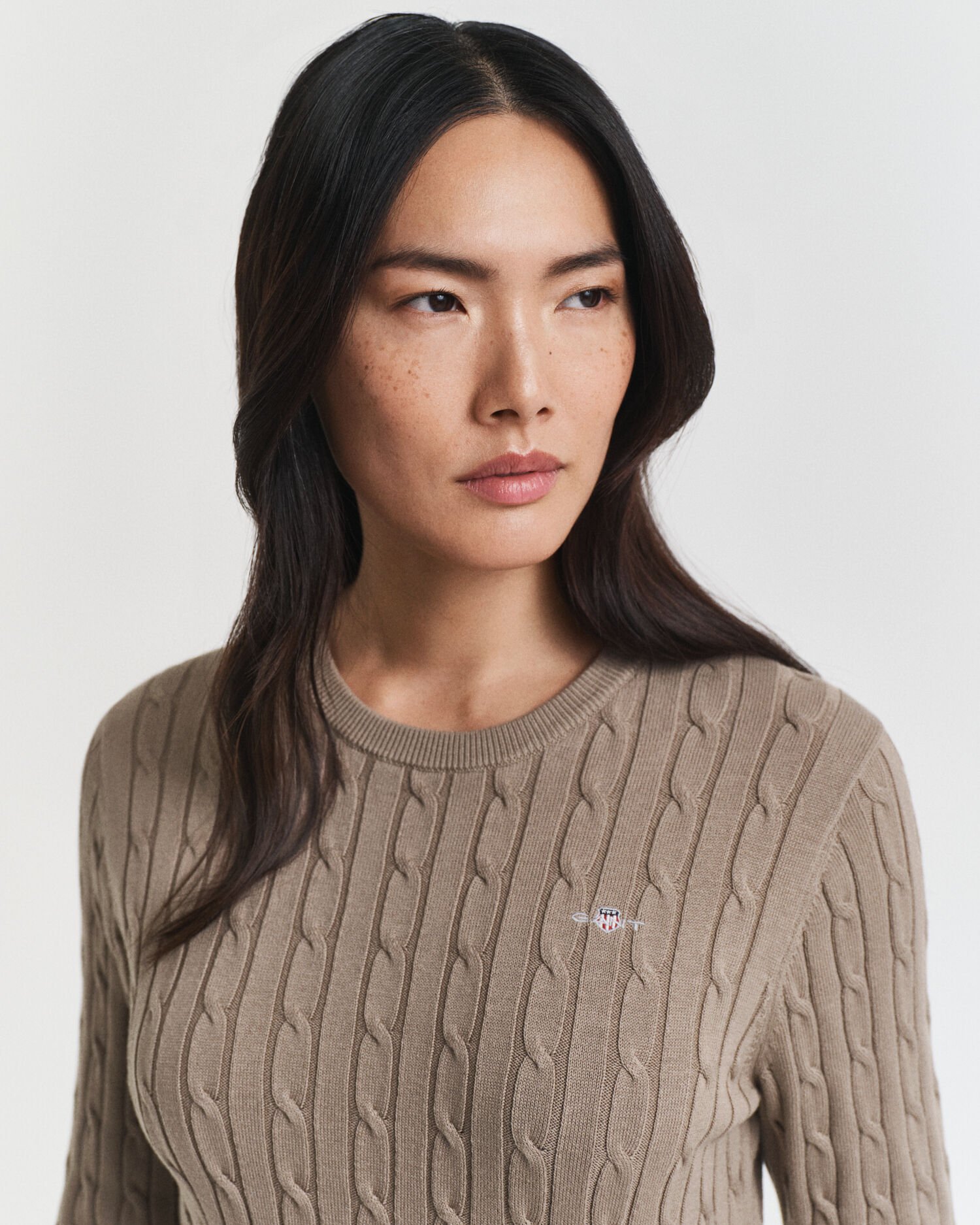 Crewneck kjole af strækbomuld med kabelstrik