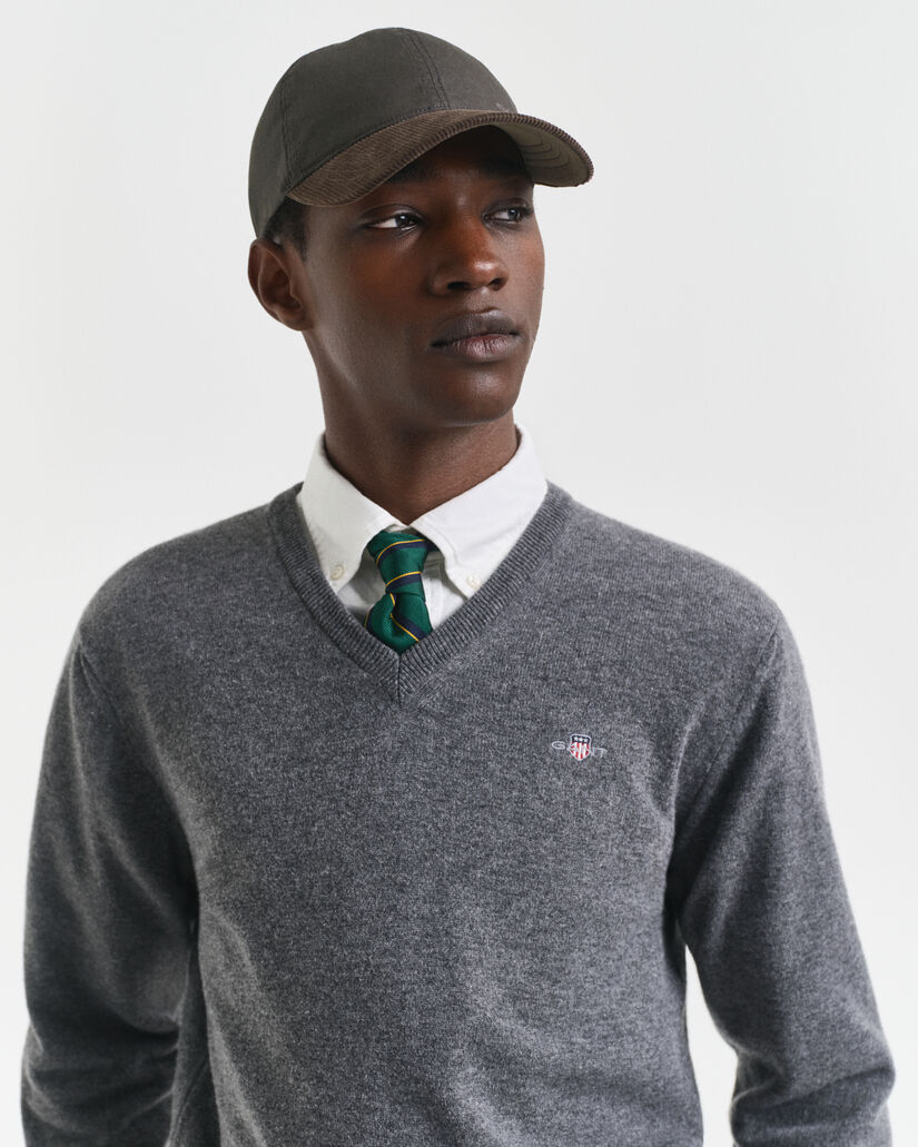 Sweater med V-hals af ekstra fin lammeuld