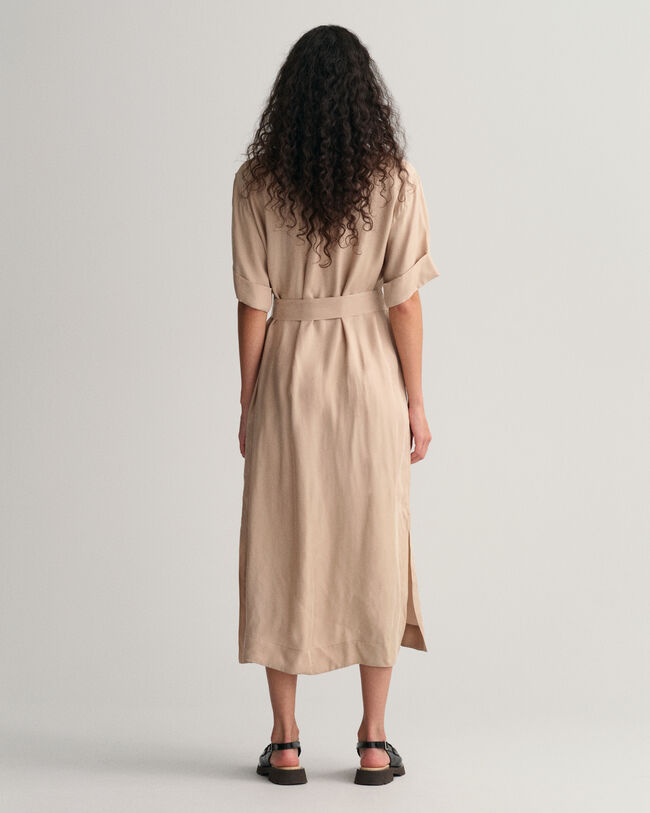 Skjortekjole med flaplommer og korte &aelig;rmer