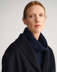 Håndsyet blazer med bælte