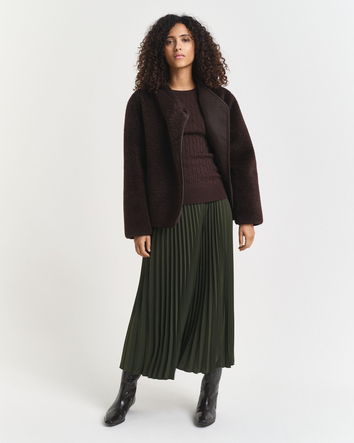 Crewneck sweater med kabelstrik