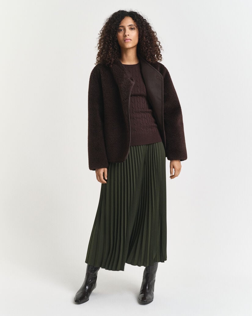 Crewneck sweater af strækbomuld med kabelstrik