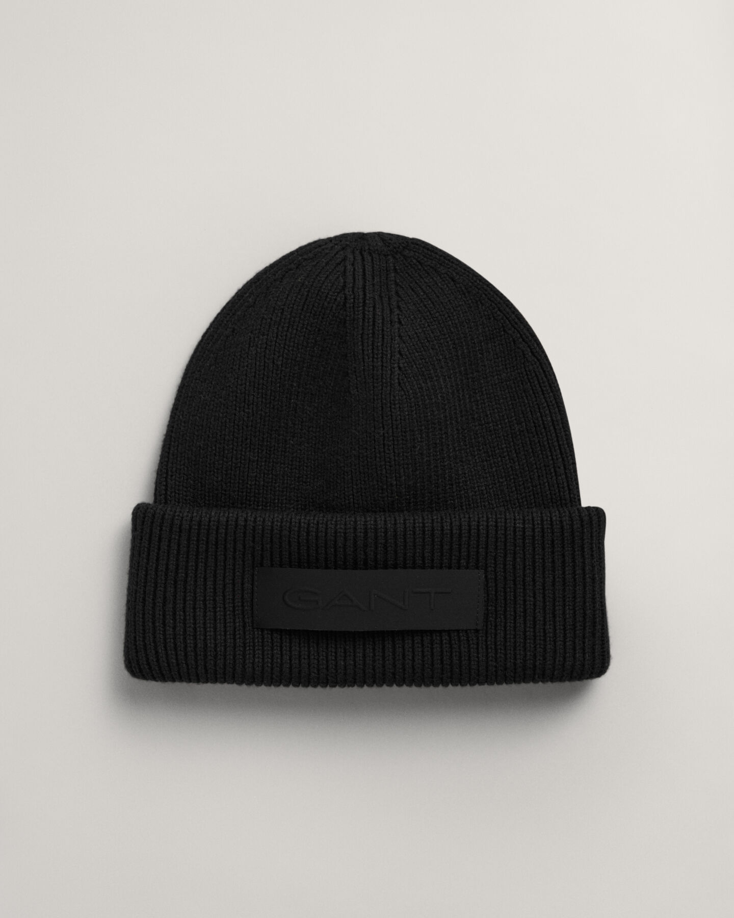 Ribstrikket beanie