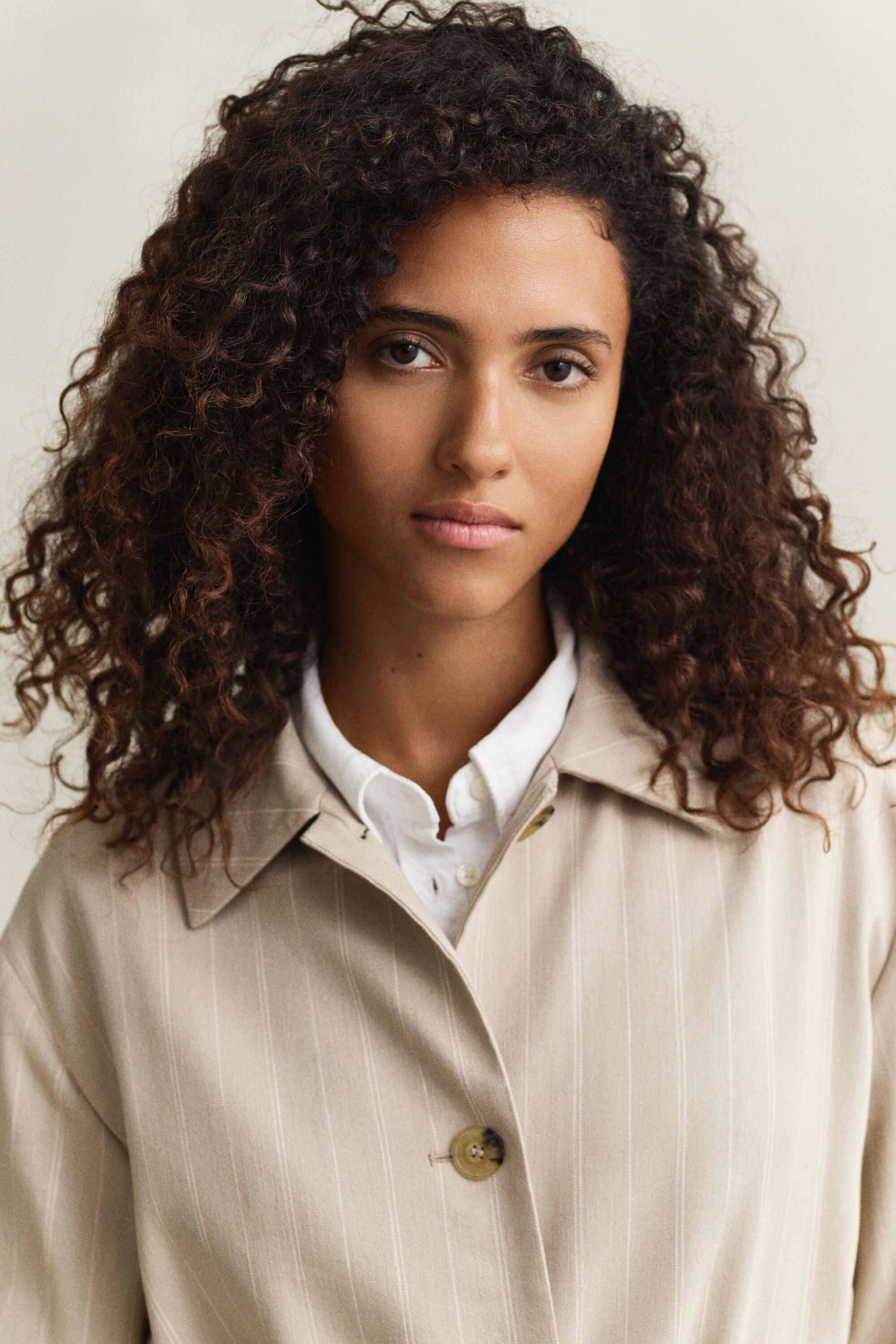 Nålestribet frakke i hørblanding