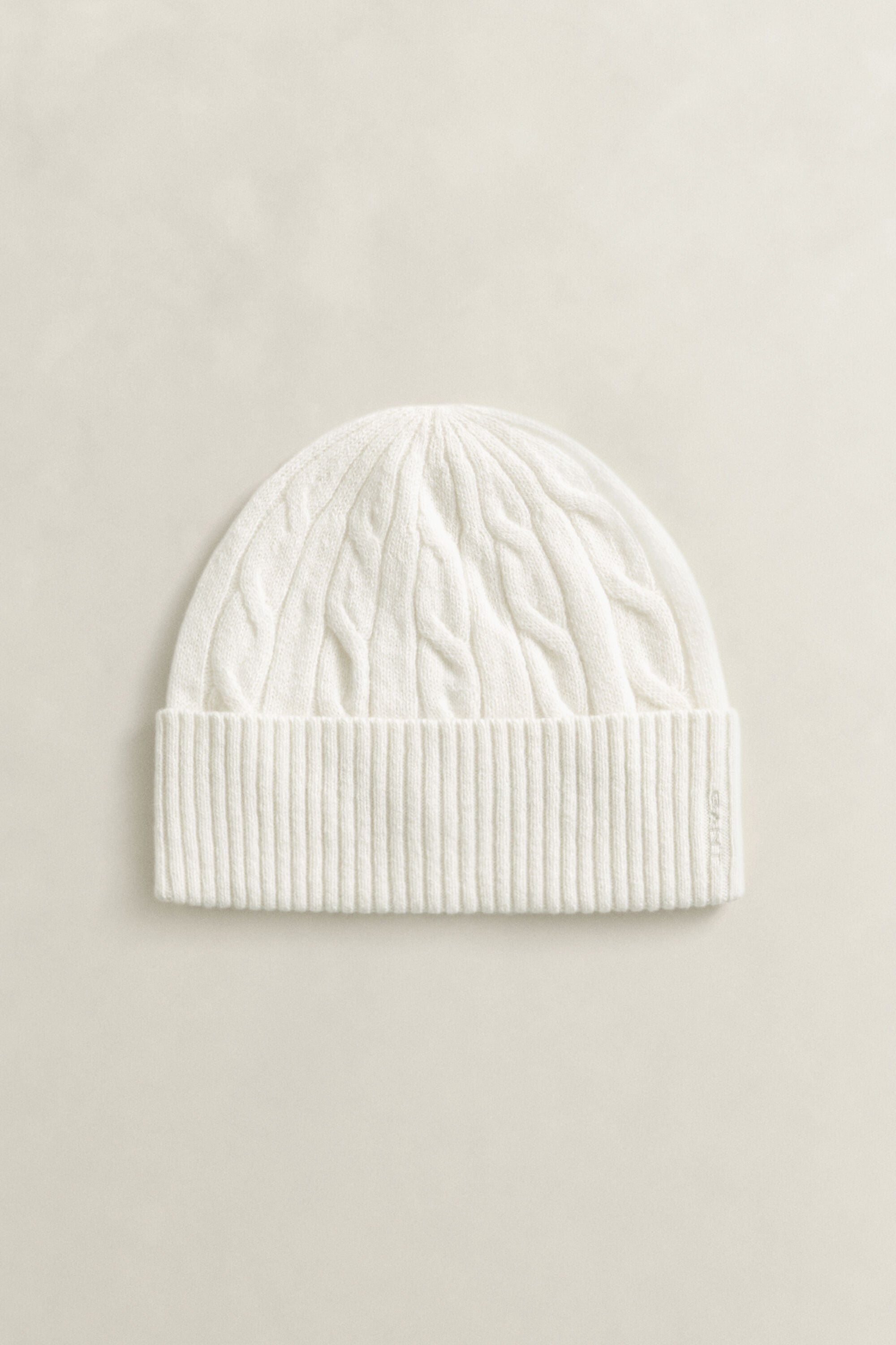 Kabelstrikket beanie i uld