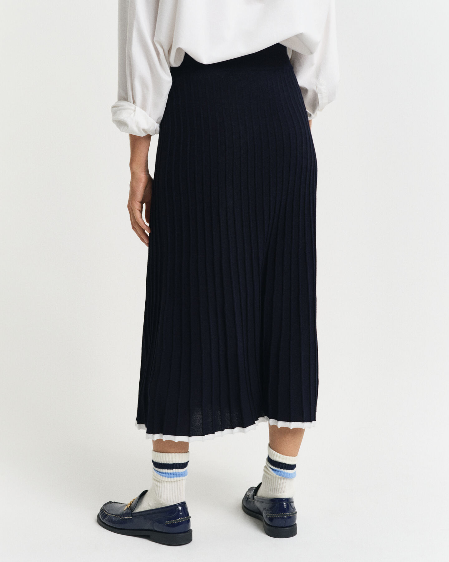 Strikket viskosenederdel