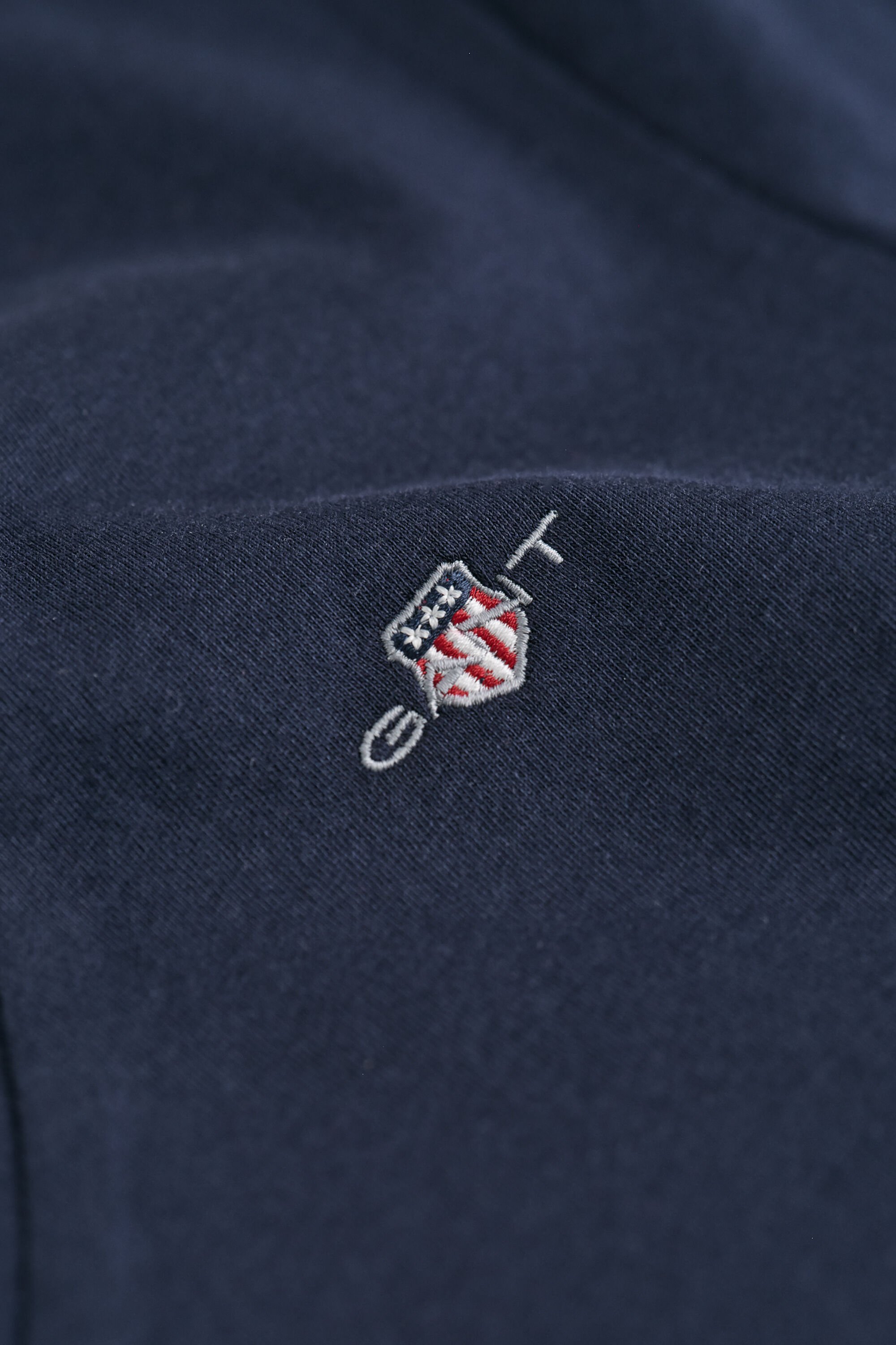 Shield T-shirt med V-hals