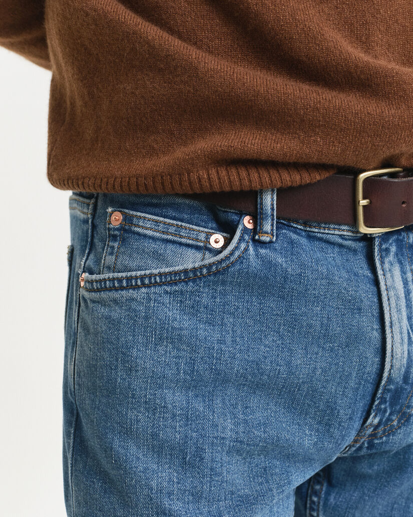 Regular fit jeans i let vask