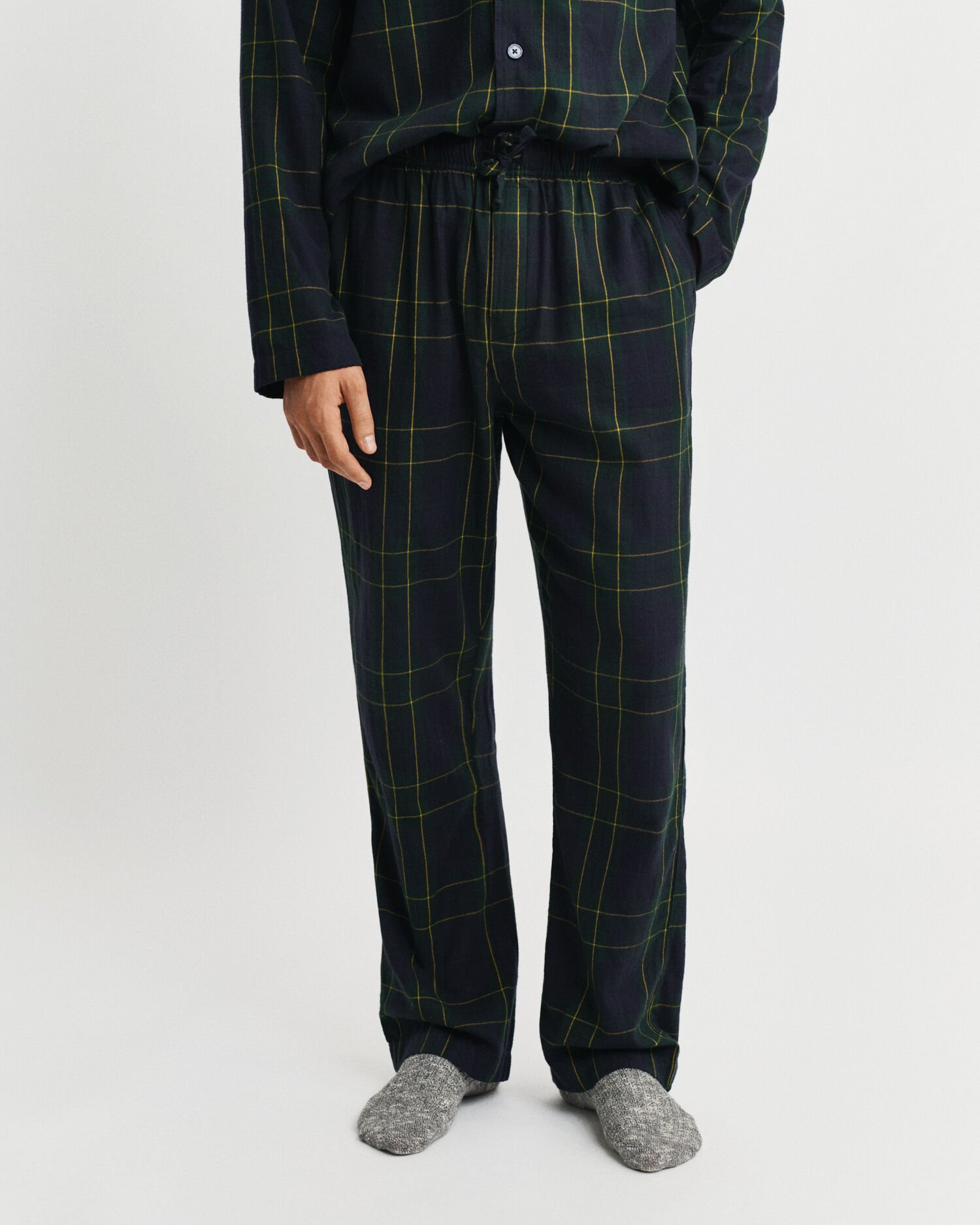 Ternet pyjamassæt af flannel i gaveæske