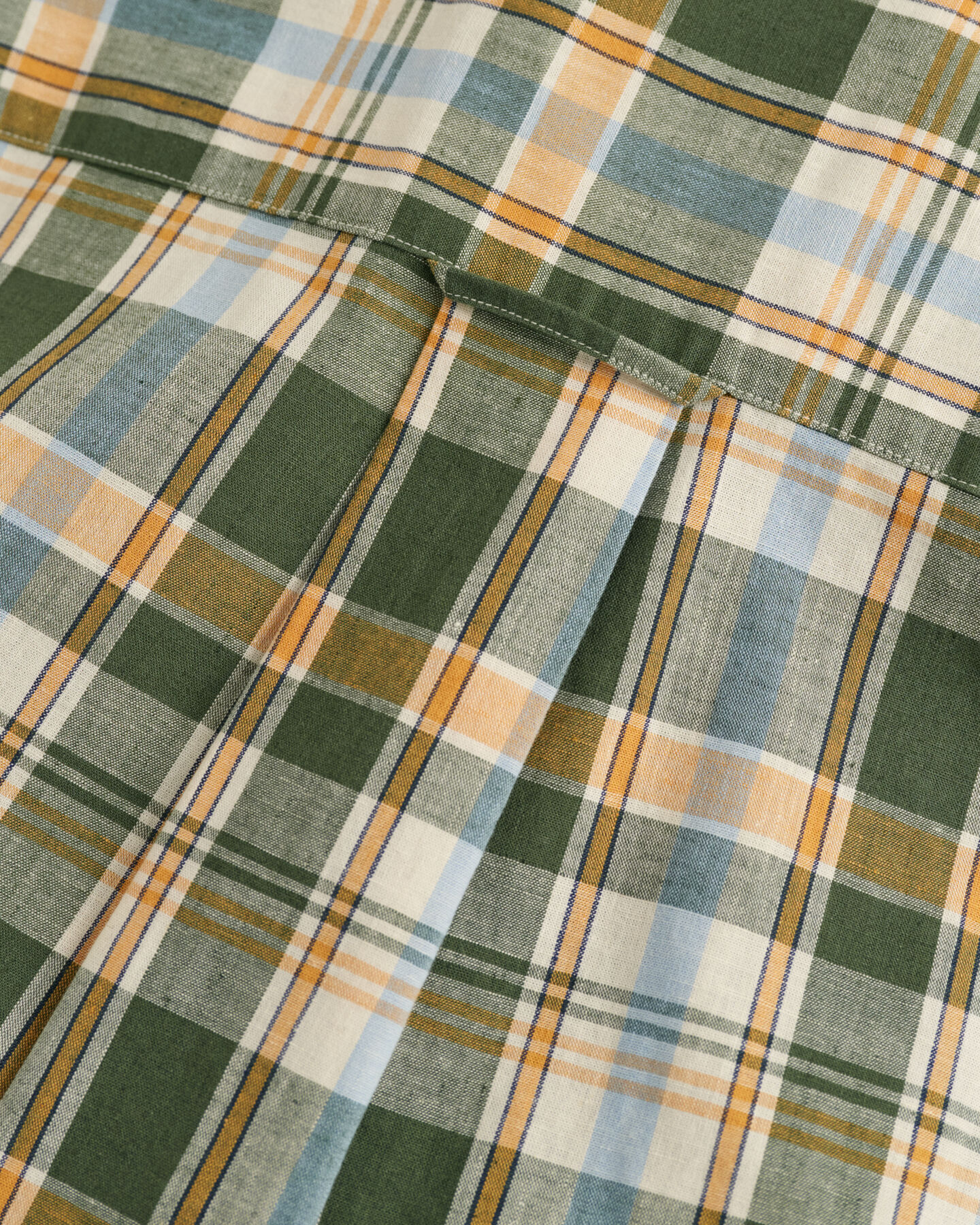 Regular fit ternet skjorte af bomuld og h&oslash;r med korte &aelig;rmer