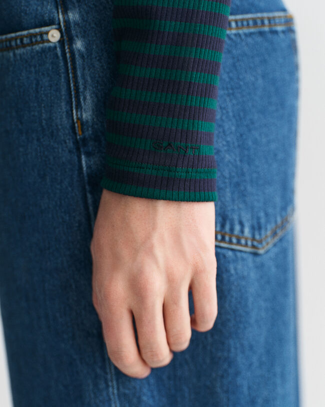 Stribet ribstrikket langærmet top med rullekrave