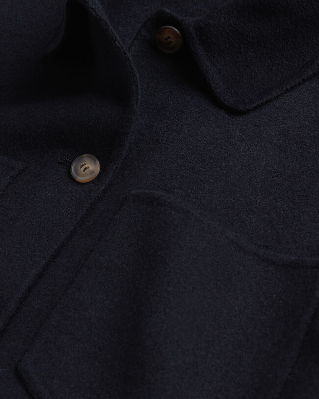 H&aring;ndsyet skjortejakke