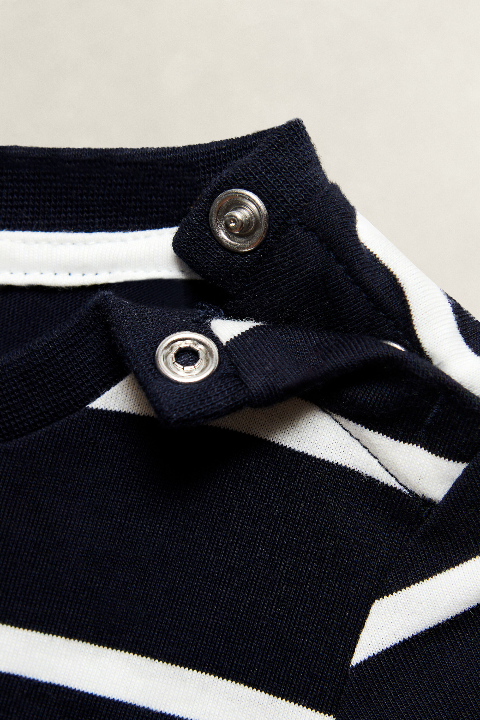 Boys T-shirt med stribet grafik