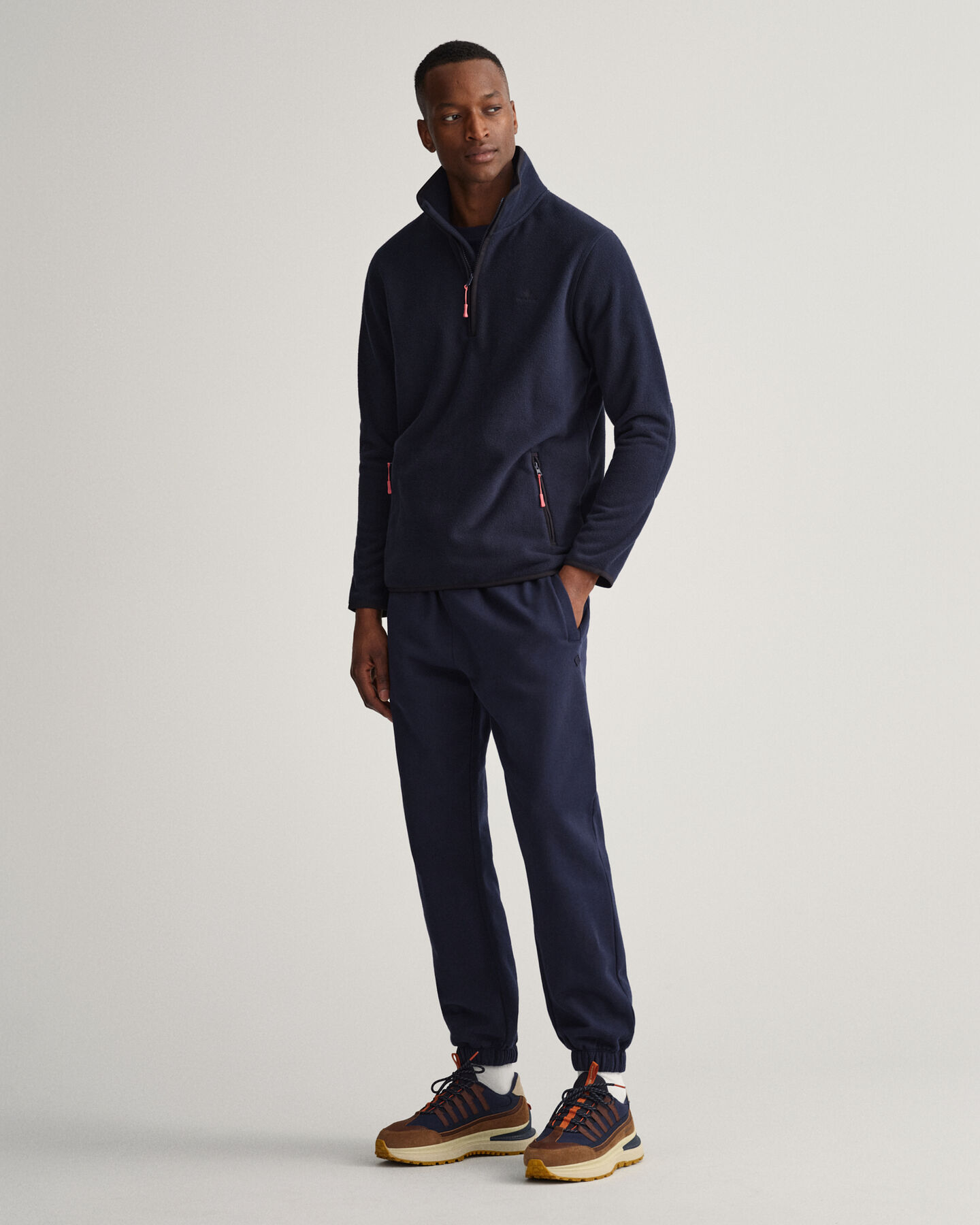 Let fleece sweater med halv lynlås