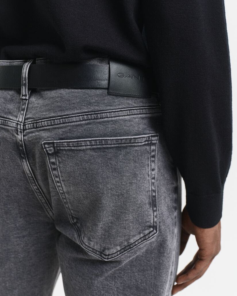 Regular fit sorte vaskede jeans