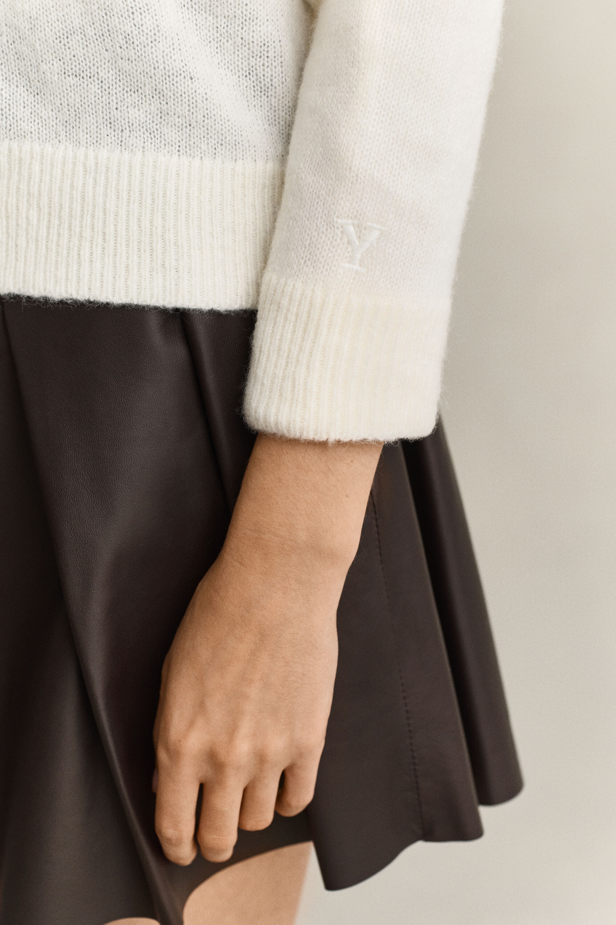 Gant x Yale sweater med V-hals