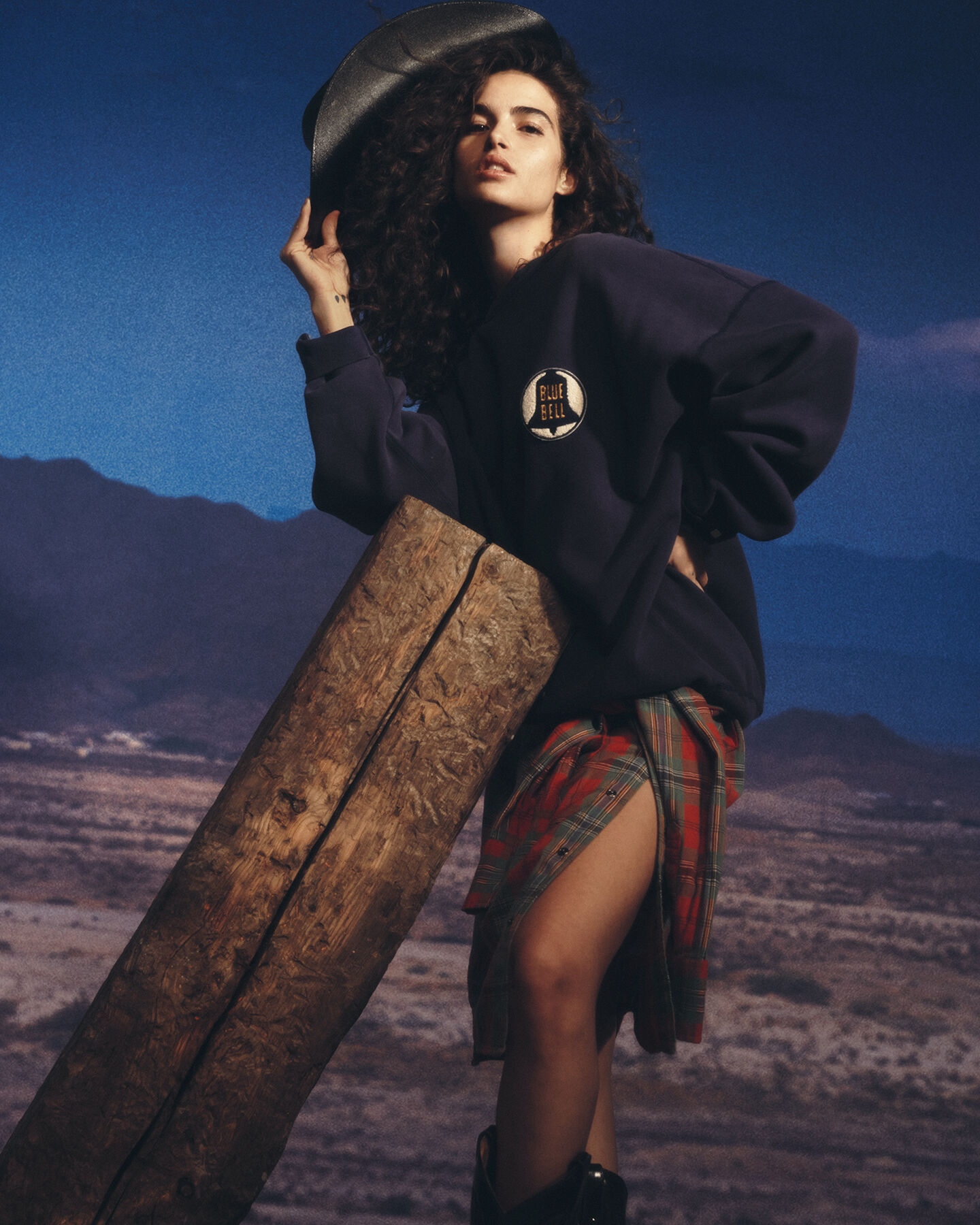 Wrangler x GANT sweatshirt med badge