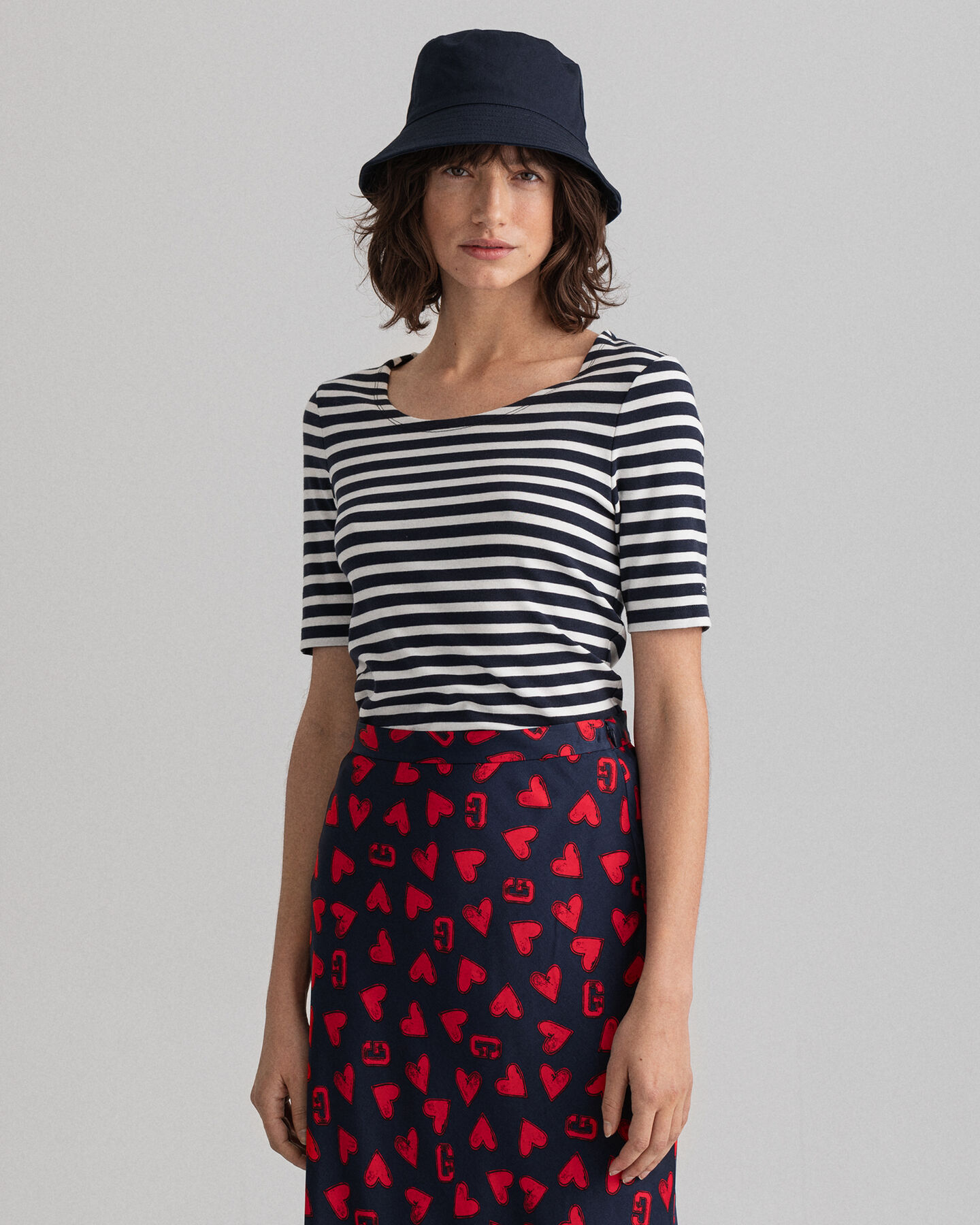 Stribet ribstrikket T-shirt med lange-korte &aelig;rmer