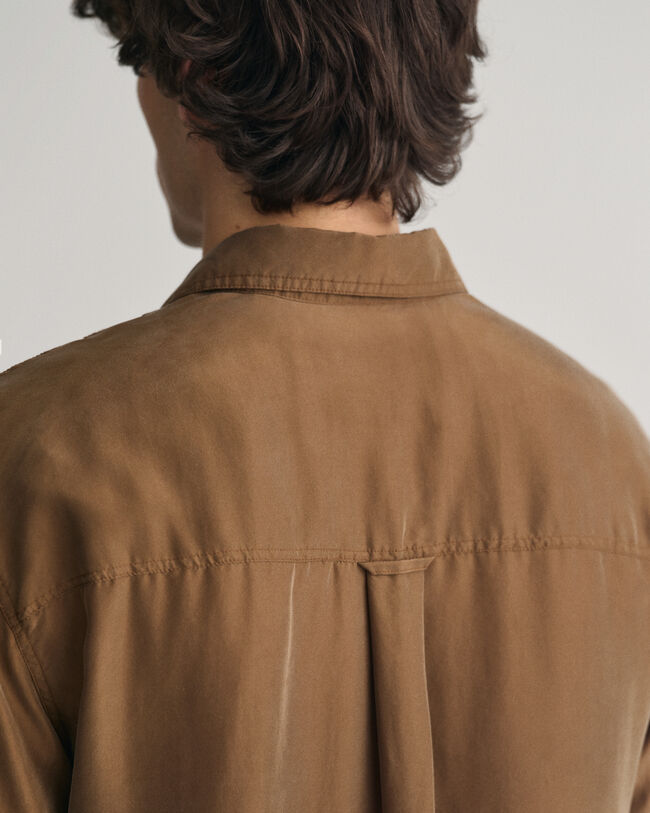 Relaxed fit silkeskjorte