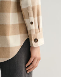 Relaxed fit ternet overskjorte