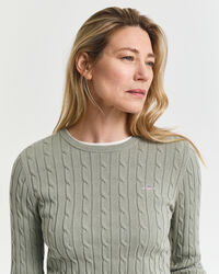 Crewneck sweater af strækbomuld med kabelstrik