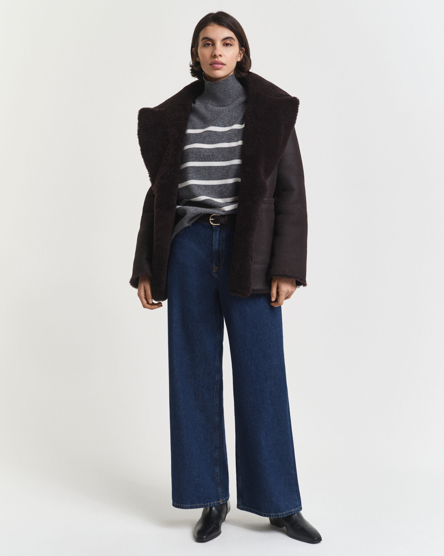 Stribet sweater med rullekrave af ekstra fin lammeuld