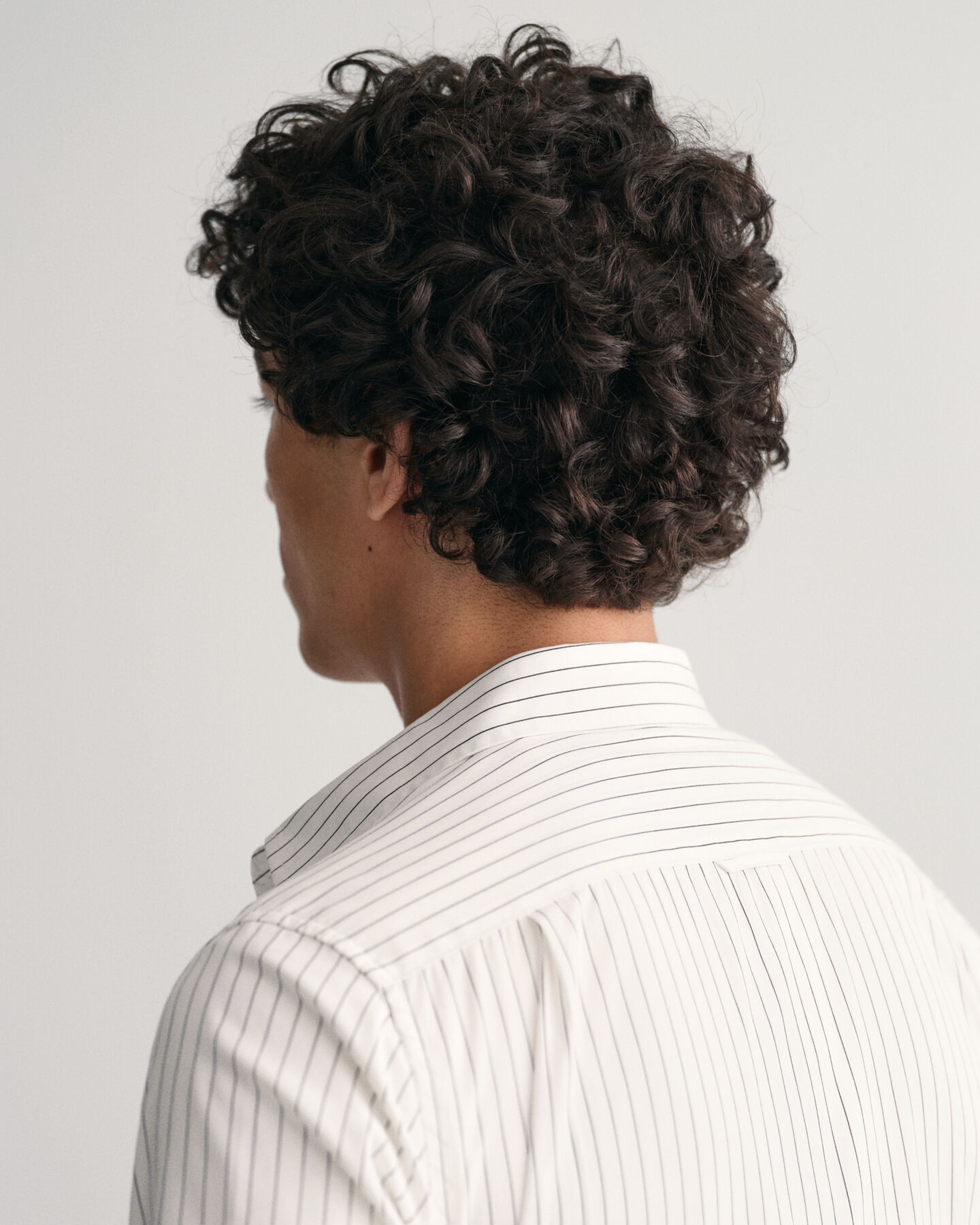 Slim fit formel skjorte med nålestriber