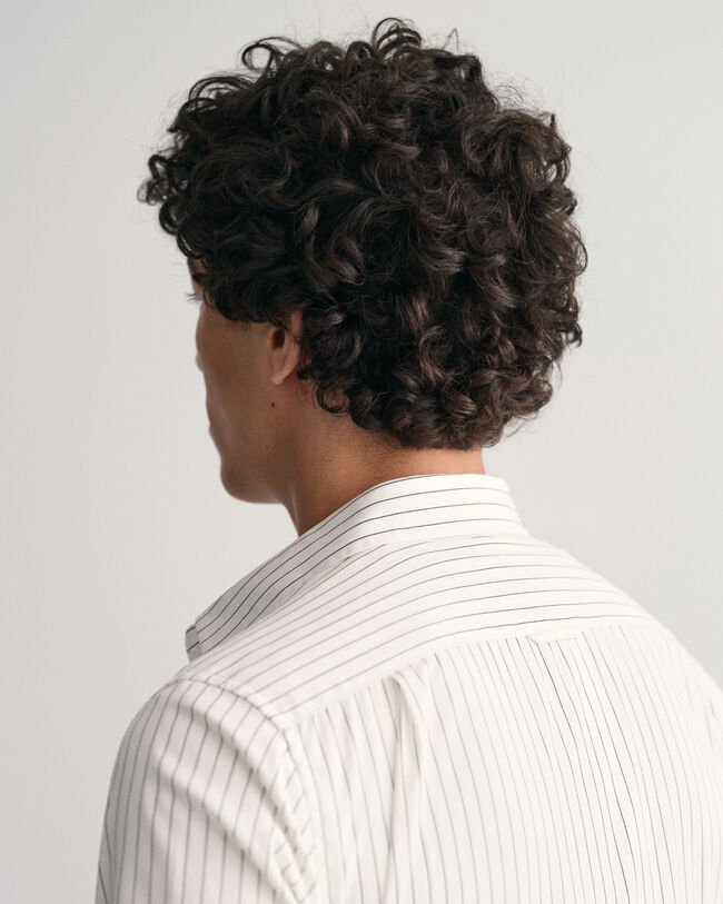 Slim fit formel skjorte med nålestriber