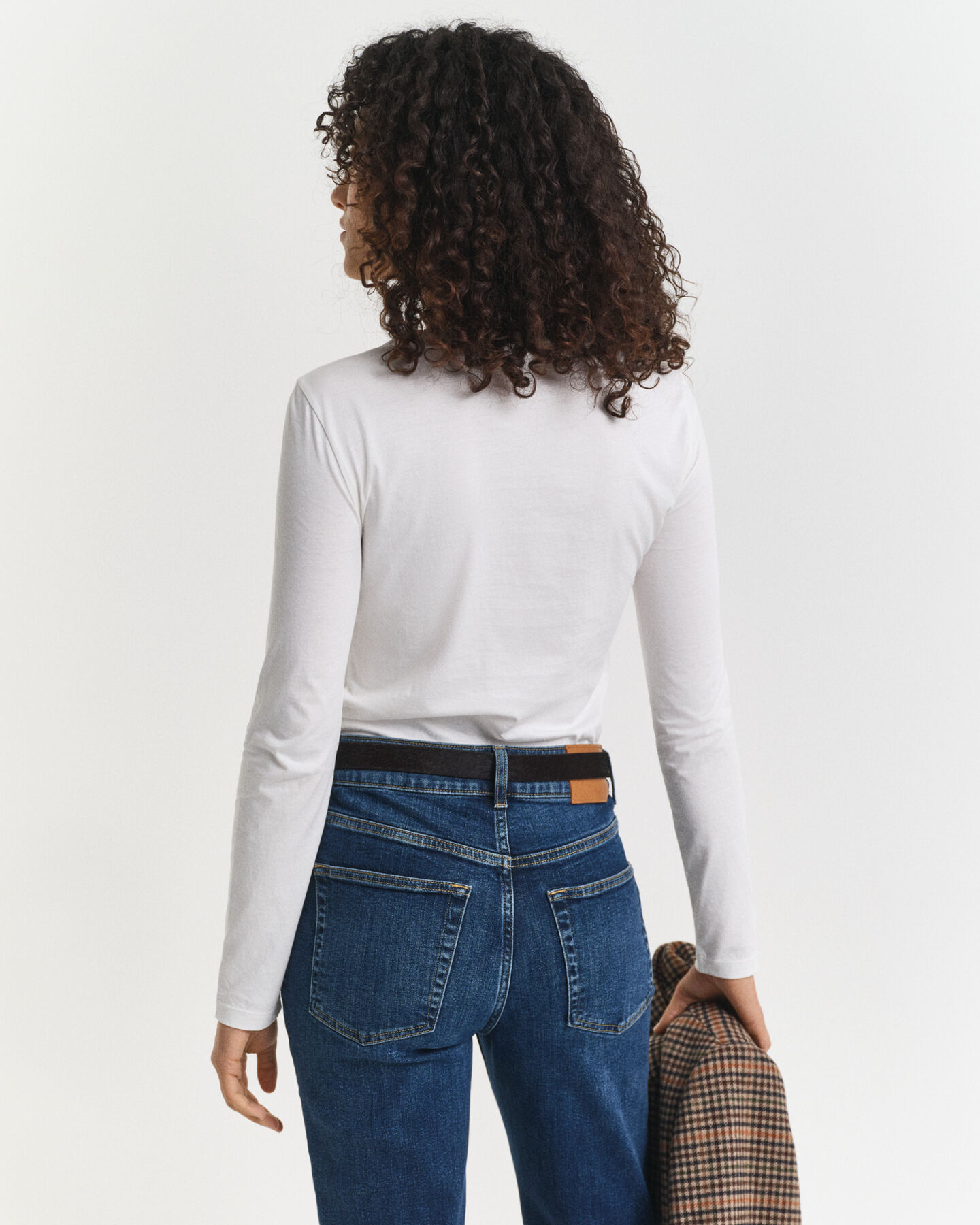 Let T-shirt af bomuld med lange ærmer