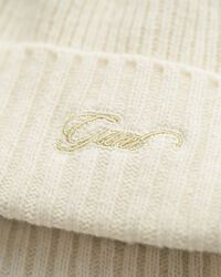 Gavesæt med beanie og halstørklæde med skrift