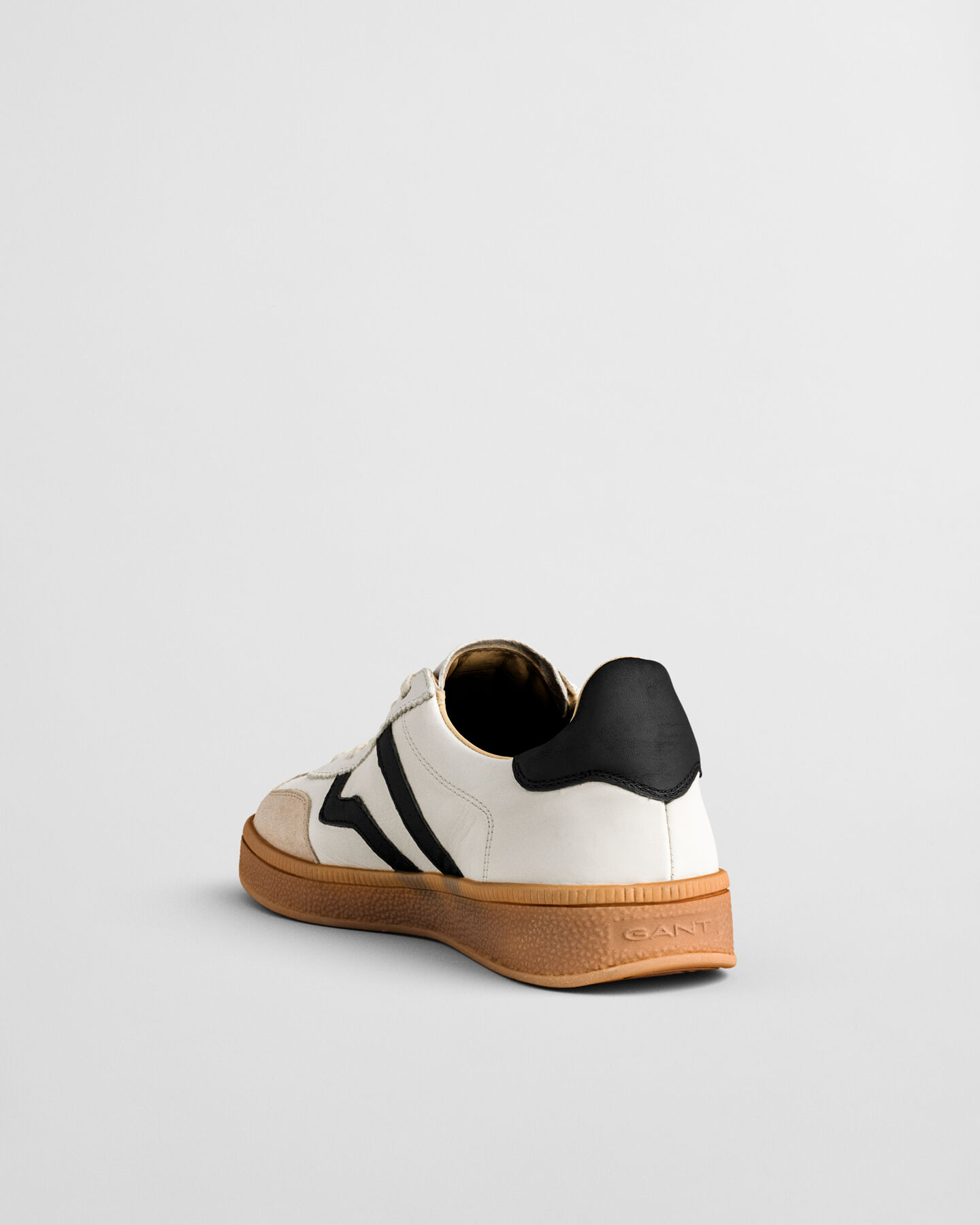 Cuzima l&aelig;der- og ruskindssneakers