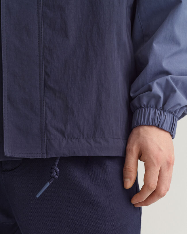 Jakke med hætte og blokke