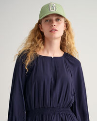 Kjole med bådudskæring