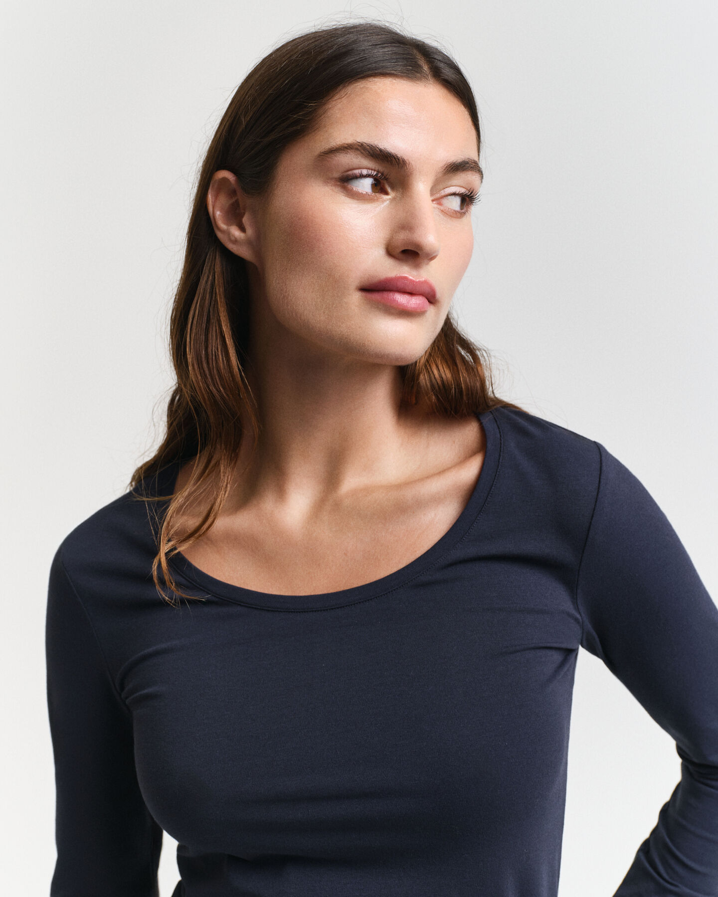 Langærmet top med rund halsudskæring